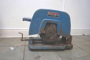 Cutting saw