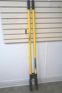 Hole digger