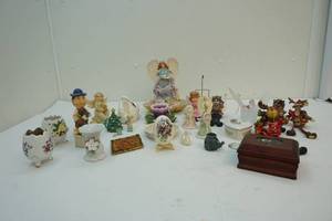 Figurines