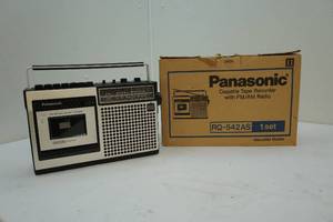 Cassette recorder and radio