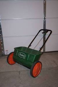 Lawn feeder