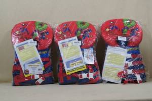 lot 43 image: Kids Marvel Life Jackets