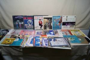 lot 74 image: Dixie Theme Record Albums