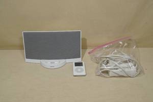 lot 91 image: Bose Speaker Dock with Apple iPod 20GB MP3 Player
