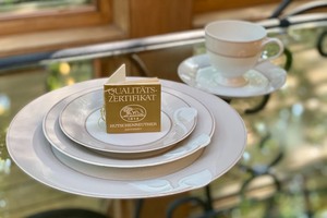 lot 9 image: Hutschenreuther China Set- Chloe