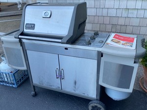 lot 13 image: Weber Genesis Gas Grill w Two Propane Tanks