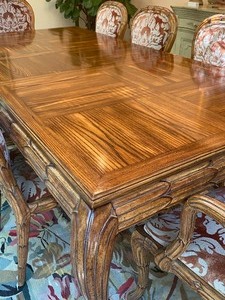 lot 1 image: Gorgeous High End Dining Room Table and Eight Chairs by Jofa