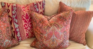 lot 28 image: Five Decorative Throw Pillows