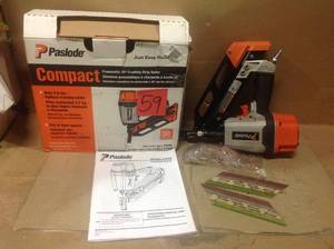 lot 59 image: Pneumatic 3-14 in. 30° Compact Framing Nailer by Paslode Customer Return See pictures