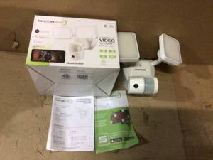 lot 20 image: Video Wi-Fi Connected White Wired Twin Head LED Motion Activated Outdoor Security Flood Light 2000 Lumens by SECUR360 &nbspCustomer Returns See Pictures
