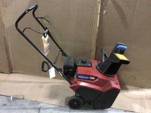 lot 31 image: Power Clear 721 R 21 in. 212 cc Single-Stage Self Propelled Gas Snow Blower by Toro &nbspCustomer Returns See Pictures
