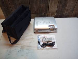lot 27 image: Epson EMP-S3 Projector 3LCD 1080i VGA RCA S-Video wremote