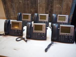 lot 28 image: Set of 6 Cisco IP Phones - 7942