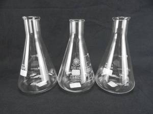 lot 36 image: Set of 3 United 500 ML Erlenmeyer Flasks