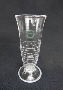 lot 159 image: Set of 4 Mercer Glass Works Merco 4 Dram Graduated Cylinders