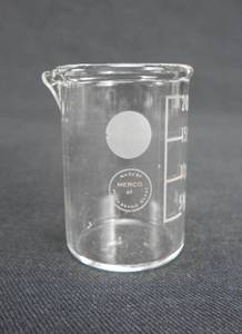 lot 174 image: Set of 12 Mercer Glass Works Merco 20 ML Pyrex Glass Beakers