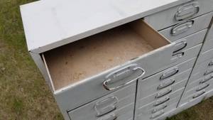 lot 2 image: Metal 30 Drawers Cabinet