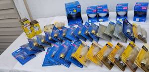 lot 4 image: Assortment of Light Bulbs