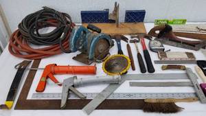 lot 9 image: Carpenters Set