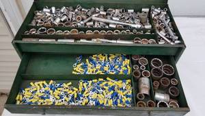 lot 14 image: 3 Drawer Tool Box Full of Sockets