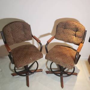 lot 51 image: Contemporary Chromcraft Barstools