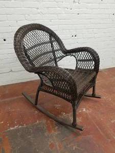 lot 26 image: Classic Natural Wicker