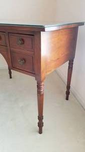 lot 13 image: Vintage Stickley Ladies Writing Desk