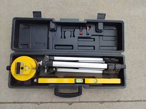 lot 10 image: Laser Level Kit
