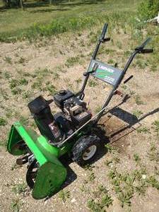 lot 18 image: Lawn-Boy 522R 5HP Snowblower