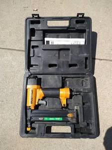 lot 30 image: Bostitch SB 2IN1 Nailer