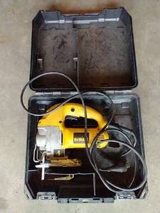 lot 45 image: DeWalt Corded Jigsaw