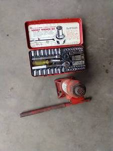 lot 61 image: 6 Ton Jack & Socket Set