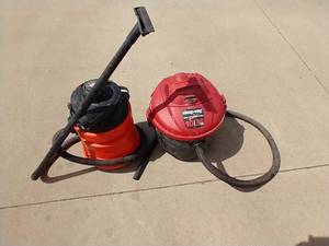 lot 75 image: 2 Shop Vacs - Shop Vac & Black & Decker
