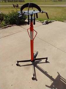 lot 76 image: Central Hydraulics Transmission Jack