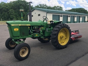 lot 146 image: John Deere 3010 Tractor NO RESERVE
