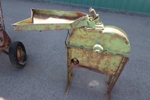 lot 153 image: John Deere Corn Sheller
