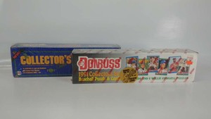 lot 79 image: 2 Boxes of Trading Cards