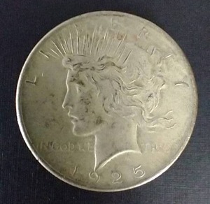 lot 5 image: 1925 Peace Dollar