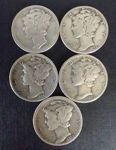 lot 8 image: 5 90% Silver Mercury Dimes