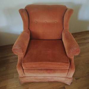 lot 21 image: Ethan Allen Arm Chair