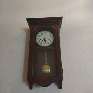 lot 43 image: Howard Miller Wall Clock
