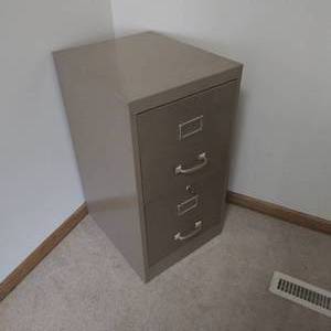 lot 45 image: 2 Drawer Metal File Cabinet