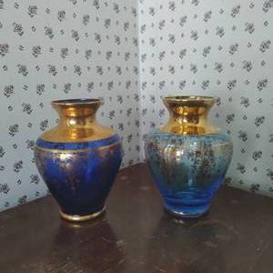 lot 54 image: 2 Murano Venetian Art Glass Vases