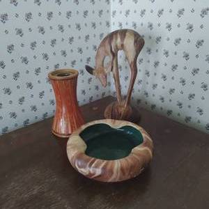 lot 55 image: Collection of Table Dcor
