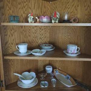 lot 60 image: Collection of China and similar items