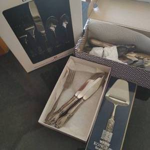 lot 66 image: Collection of flatware