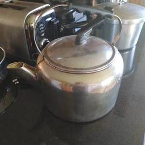 lot 68 image: Collection of Kitchen related items