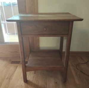 lot 6 image: Vermont Furniture Designs End Table Nightstand