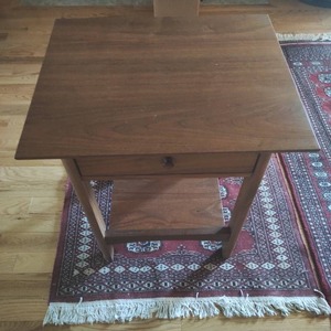 lot 7 image: Vermont Furniture Designs End Table Nightstand