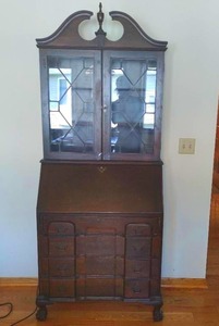 lot 8 image: Vintage Secretary